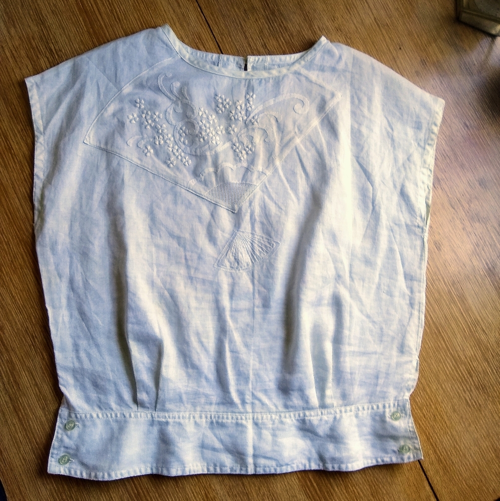 Vintage white linen top with beautiful embroidery